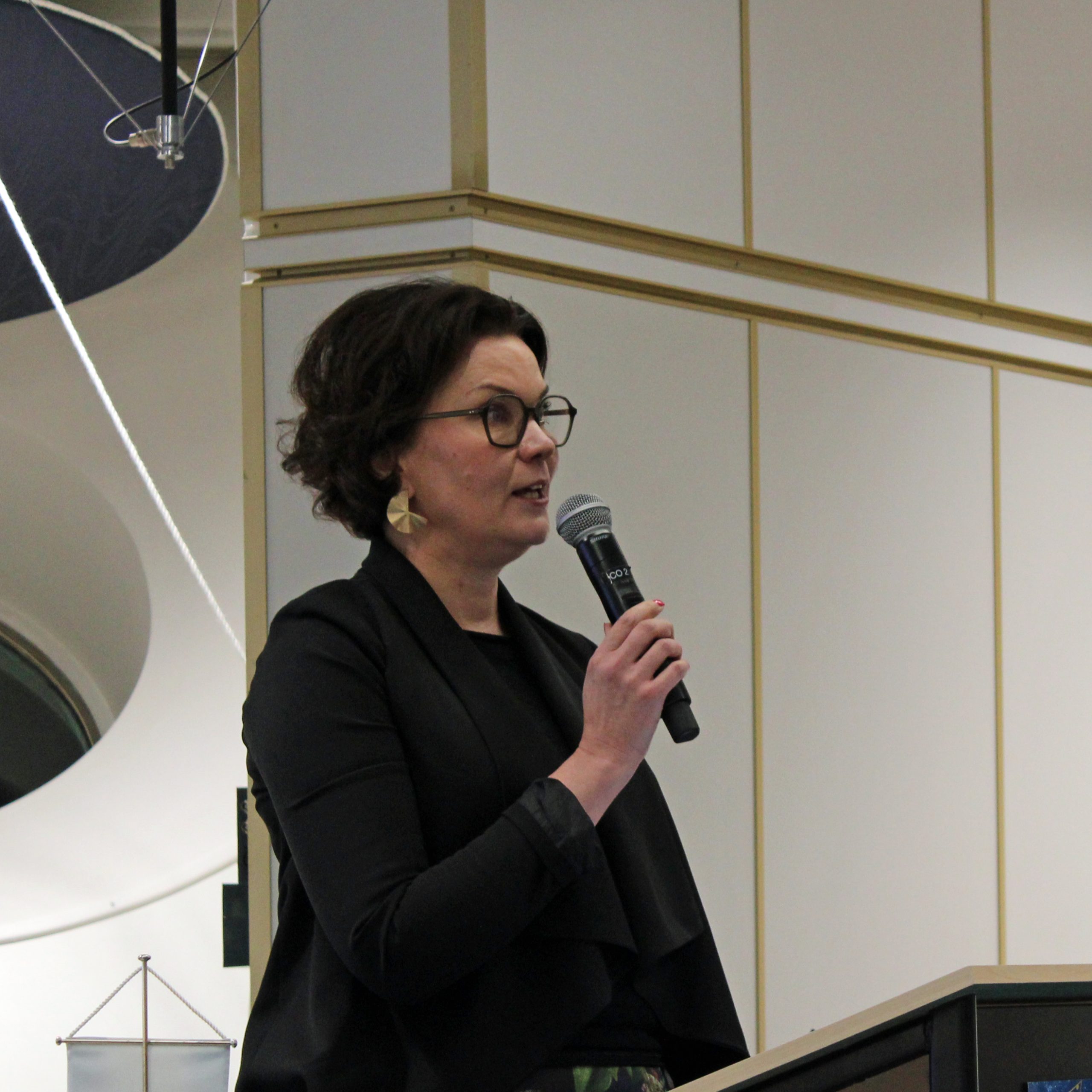 Vuo­den opet­ta­jan 2026 Kirsi-Maria Vakkilaisen pu­he kou­lu­tus­päi­vil­lä